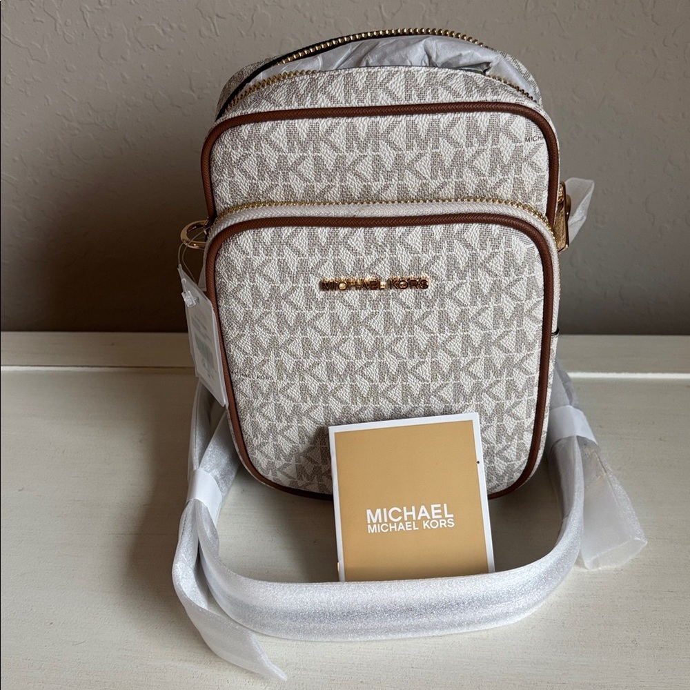 Michael Kors Jet Travel medium Beige and Brown Crossbody Bag NWT - Picture 7 of 8